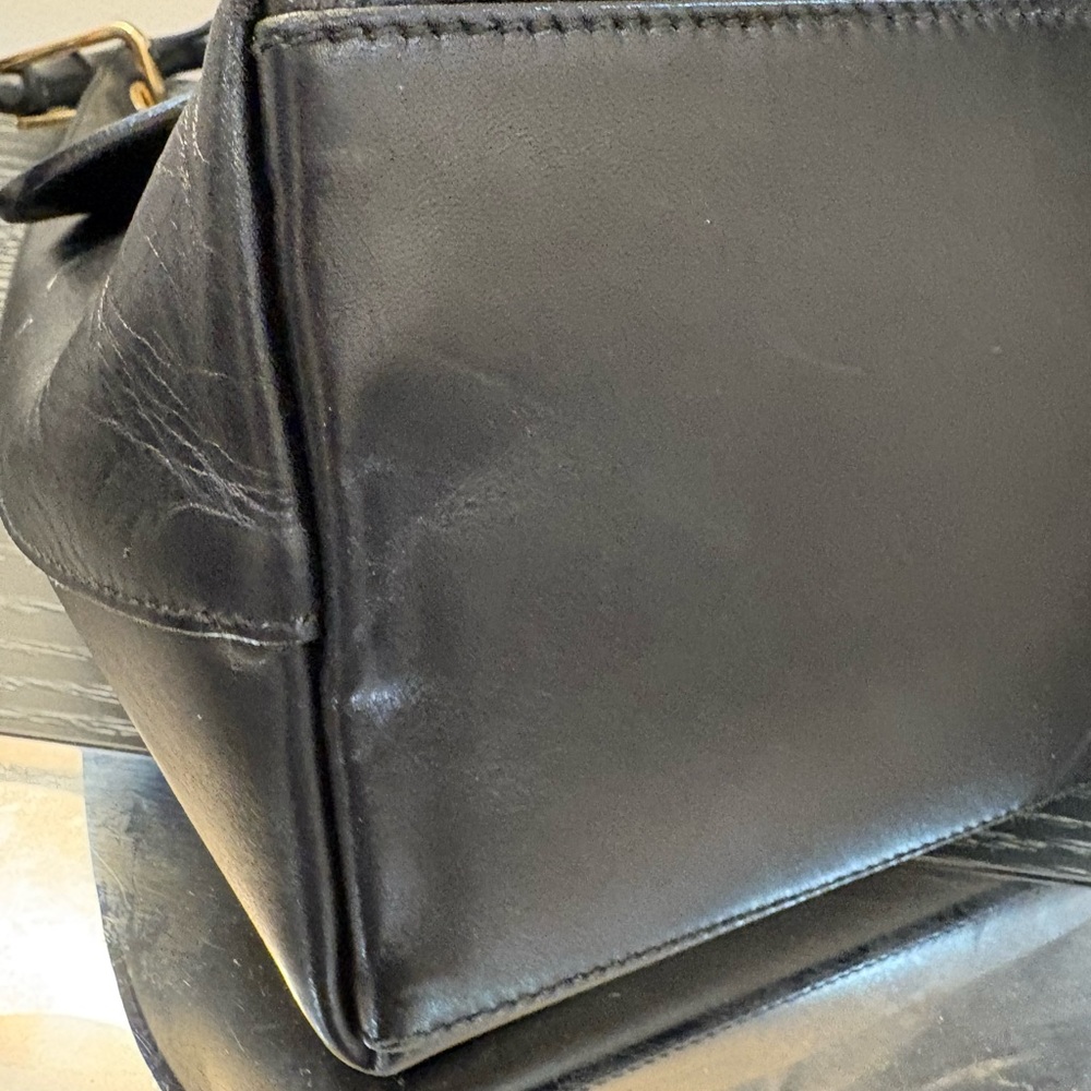 Vintage Gucci Leather Hobo Bag with Bamboo handle and matching mini pouch - Picture 8 of 12